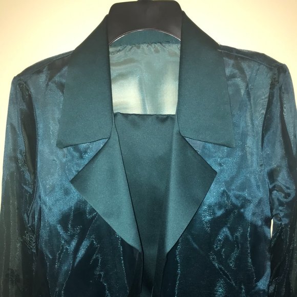 2 piece outfit: Dress with jacket - Picture 2 of 9